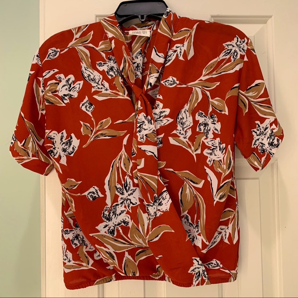 EUC Sienna Sky Rust Colored Floral Print Blouse